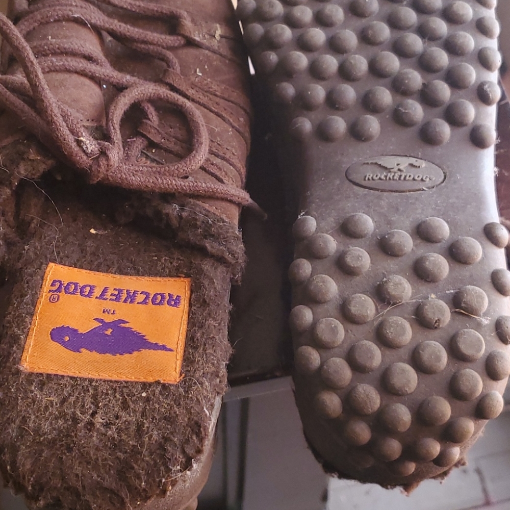 Shoe - Picture 3 of 4